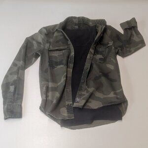 Abercrombie & Fitch Size XS Camo Button Down Long Sleeves
